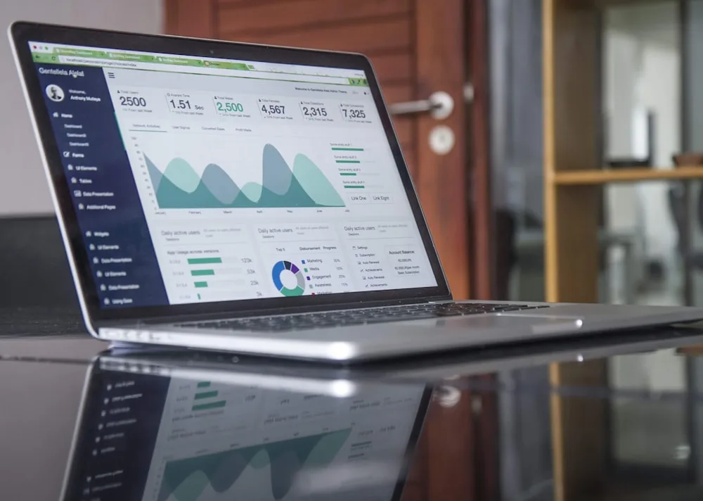 Análisis financiero y gestión de datos